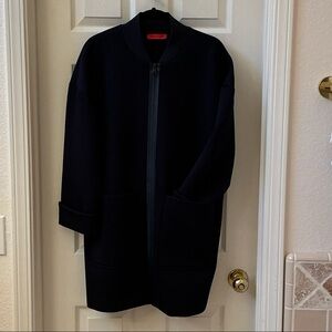 MaxMara Navy Zip-Up mid weight Navy coat. Thigh length